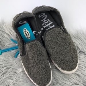 Mad love slip on sneakers size 6